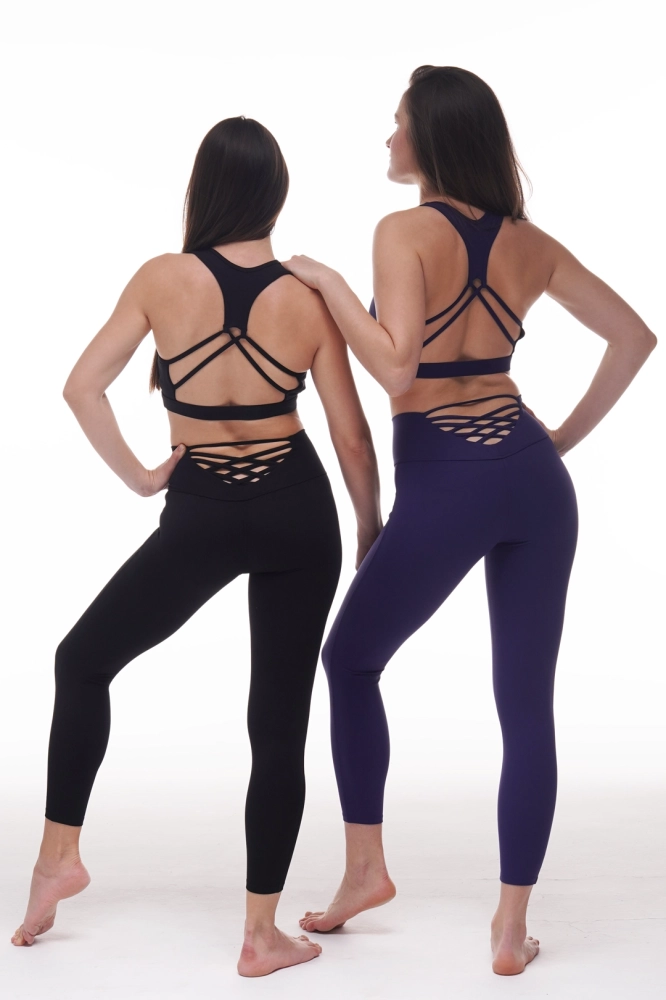 granatowy damski top sportowy z otwartymi plecami