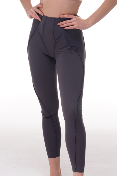 damskie grafitowe legginsy sportowe z ozdobnymi szwami