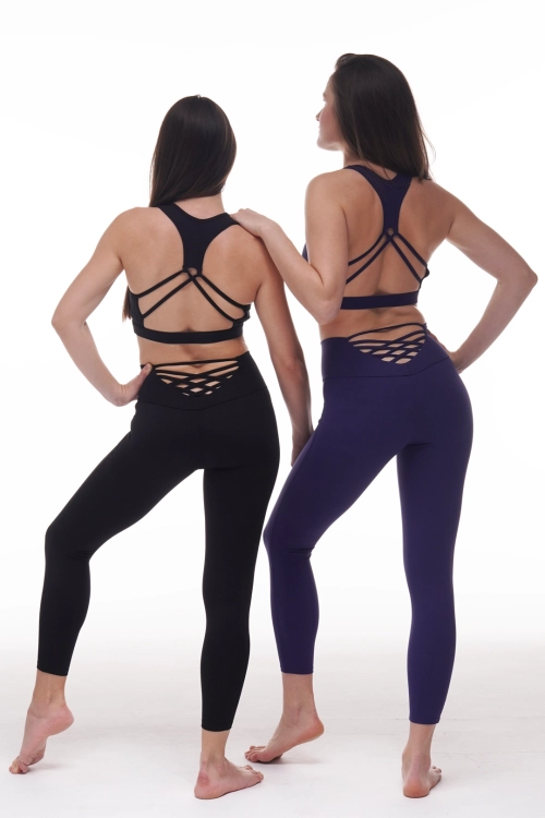 granatowy damski top sportowy z otwartymi plecami