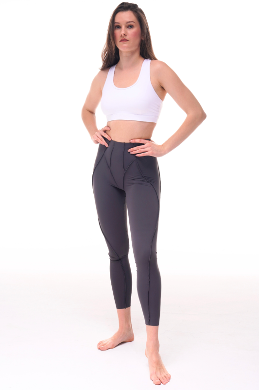 damskie grafitowe legginsy sportowe z ozdobnymi szwami